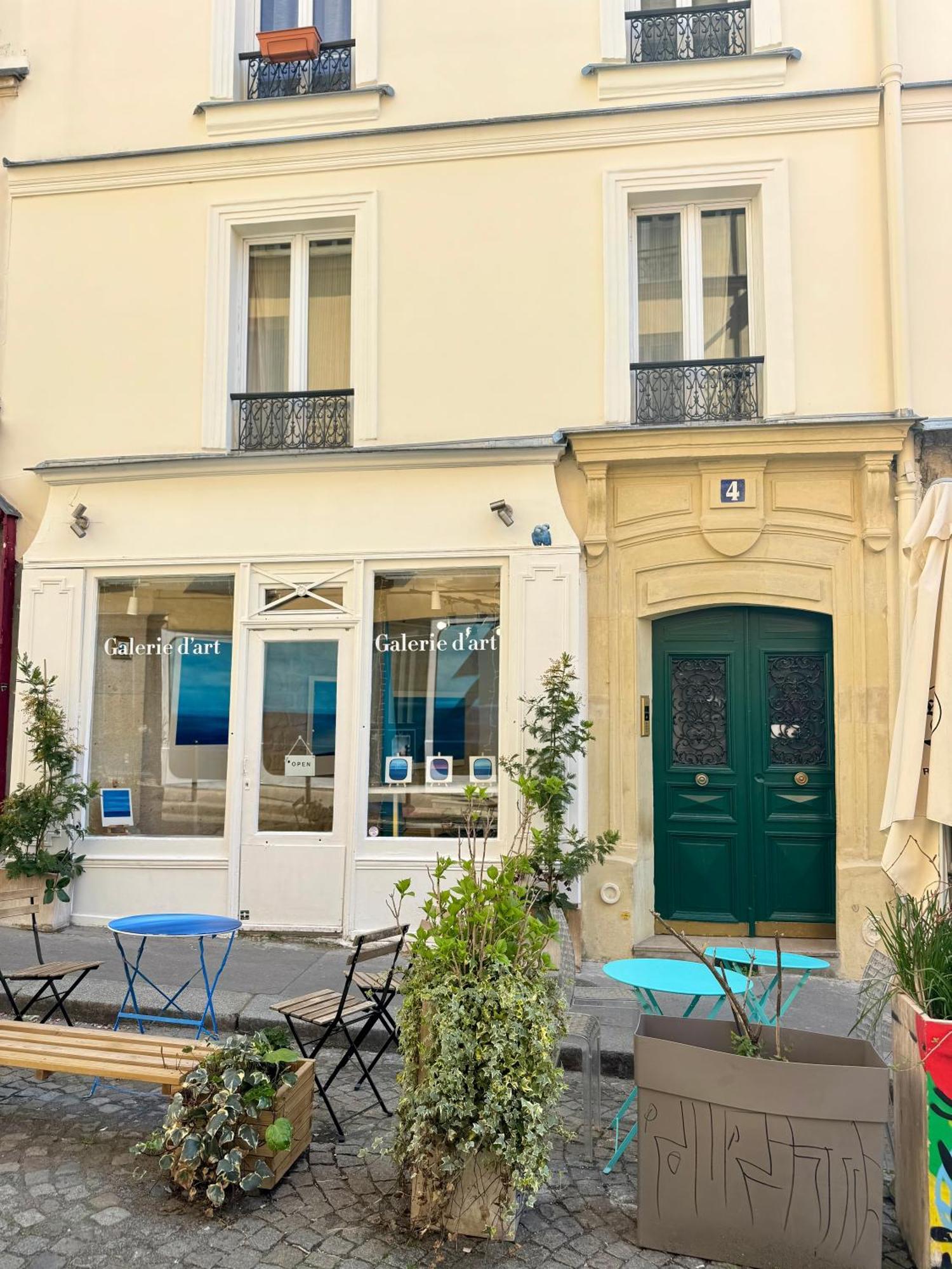 Amelie Poulain In Heart Of Montmartre Parigi